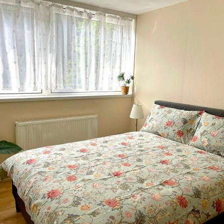 3Br Central London Close Station Exterior foto